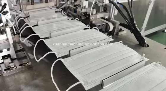 2020 90pcs/min Servo control 1+1 Automatic non woven surgical Disposable face mask making machine supplier